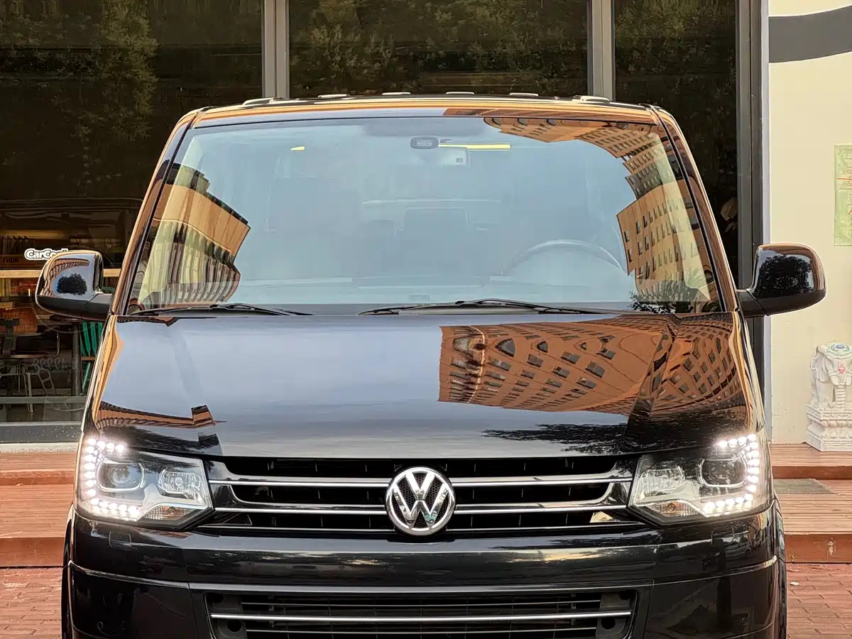 VOLKSWAGEN MULTIVAN 2012