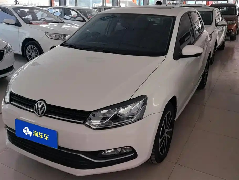 VOLKSWAGEN POLO 2016