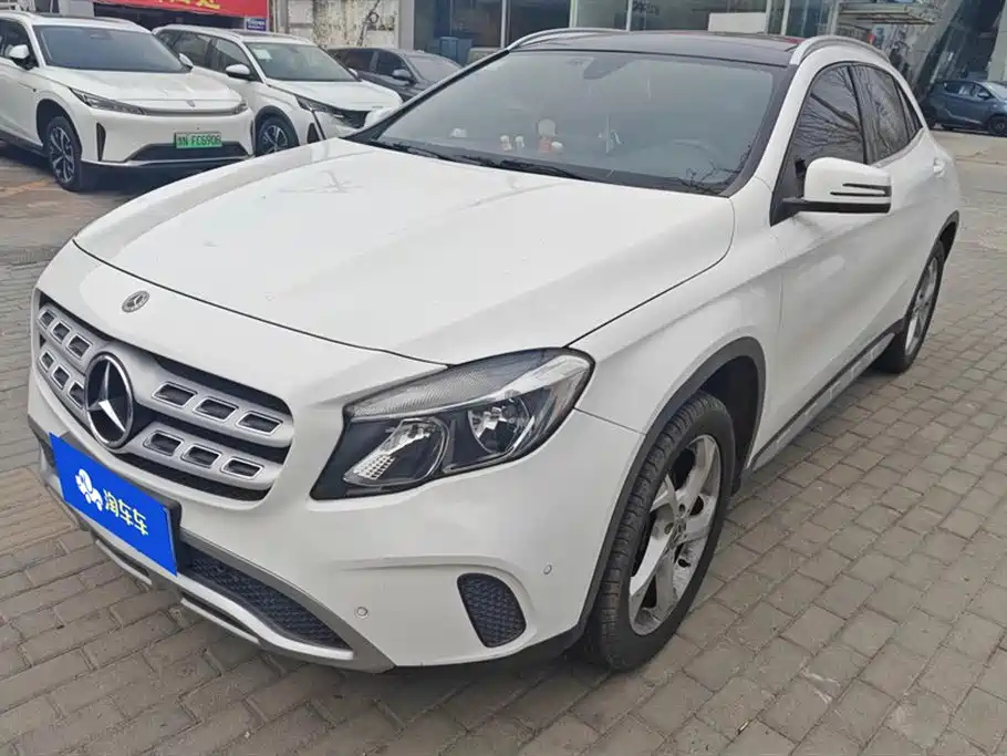 MERCEDES BENZ GLA 2017
