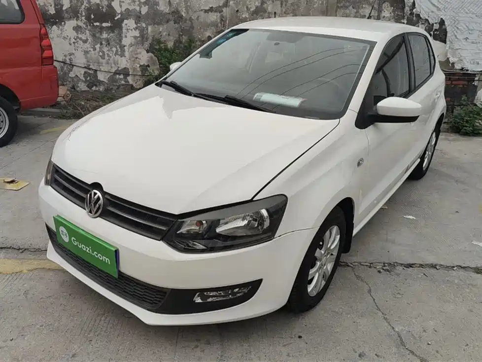 VOLKSWAGEN POLO 2013