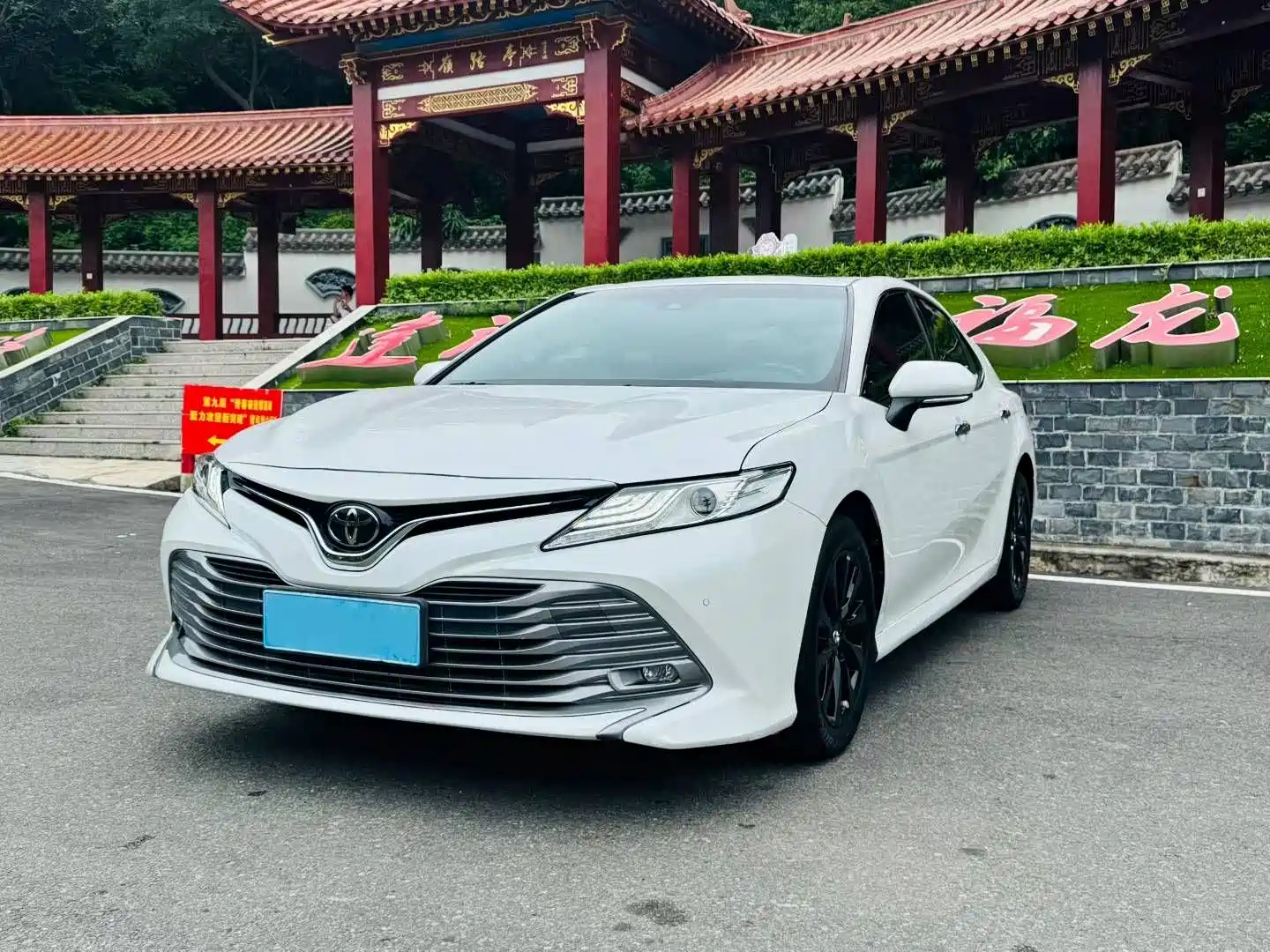 TOYOTA CAMRY 2019