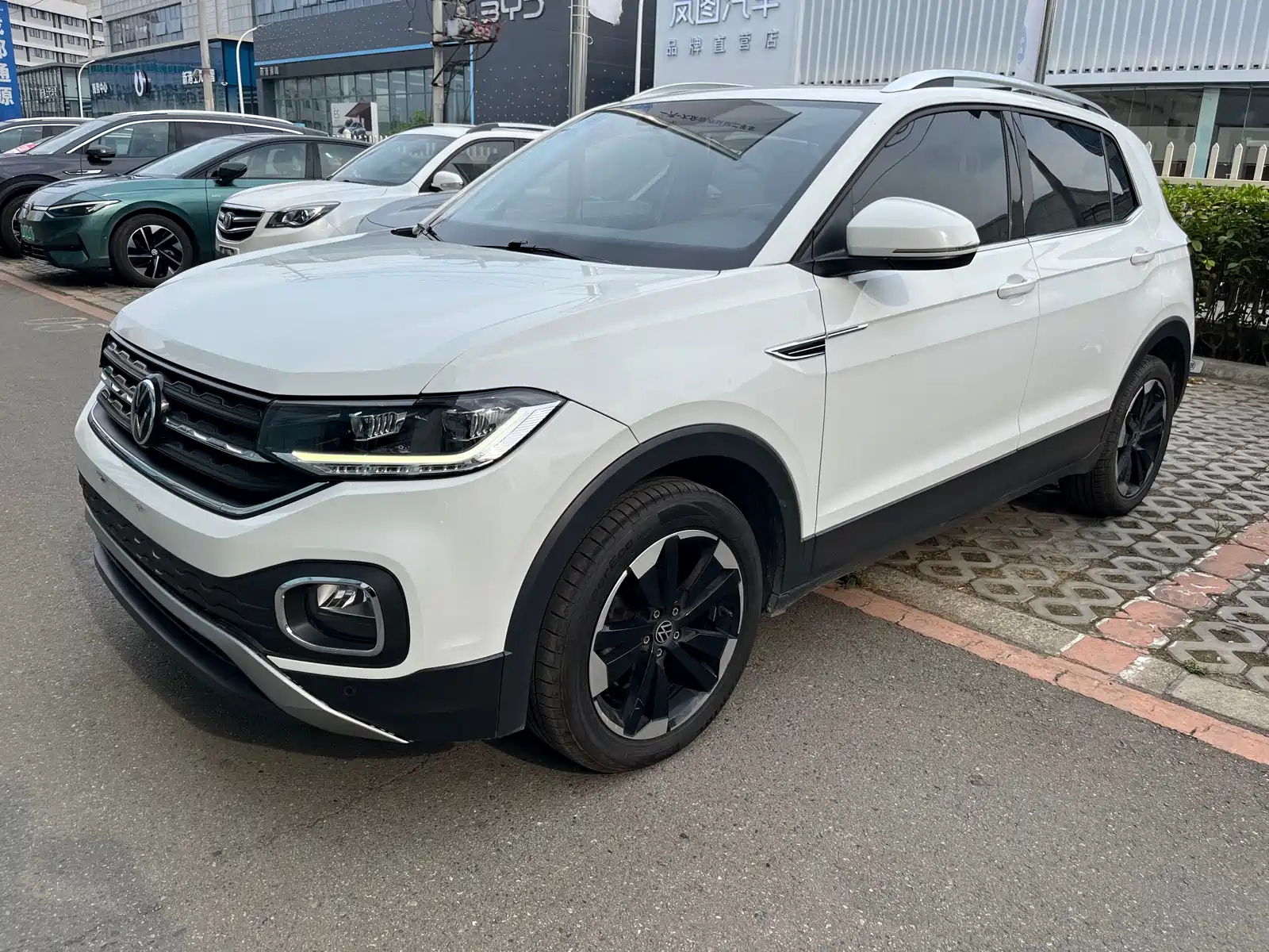 VOLKSWAGEN TACOUA 2021