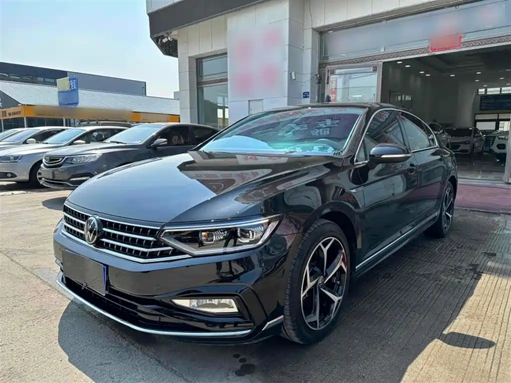 VOLKSWAGEN MAGOTAN 2023