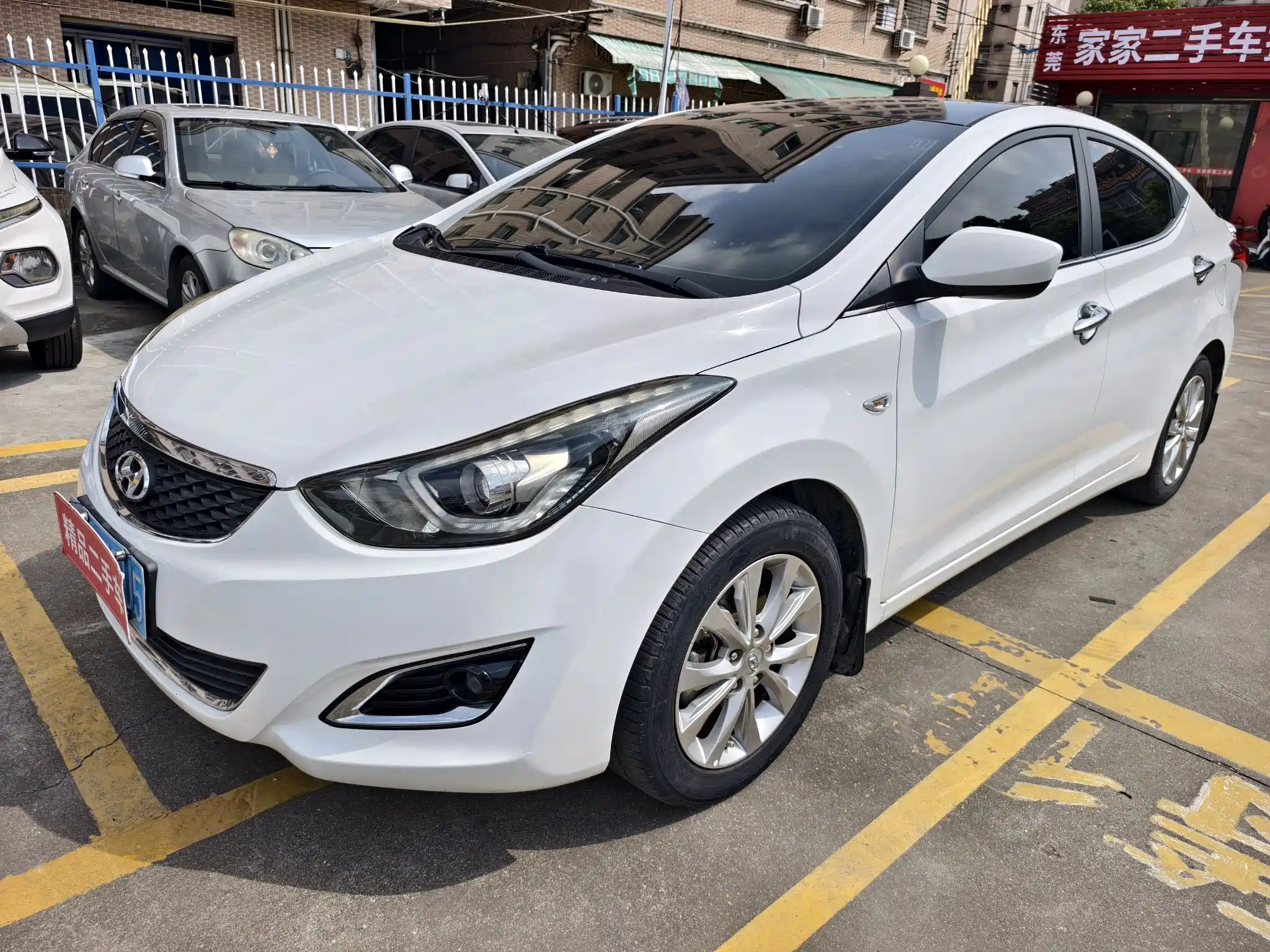 HYUNDAI ELANTRA 2016
