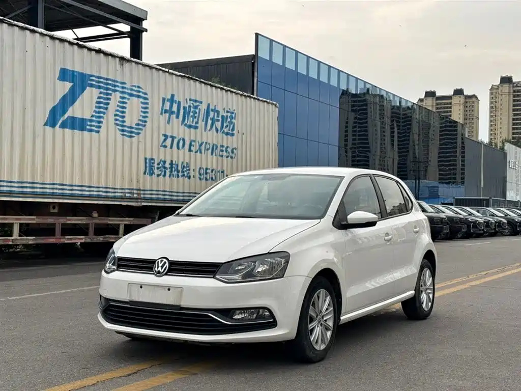 VOLKSWAGEN POLO 2014