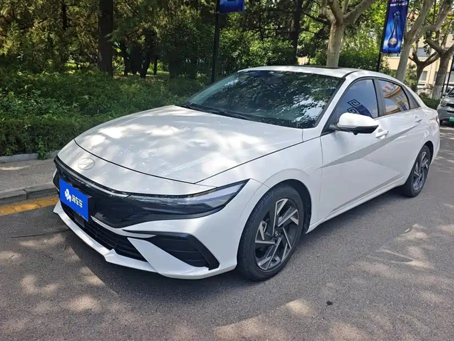 HYUNDAI ELANTRA