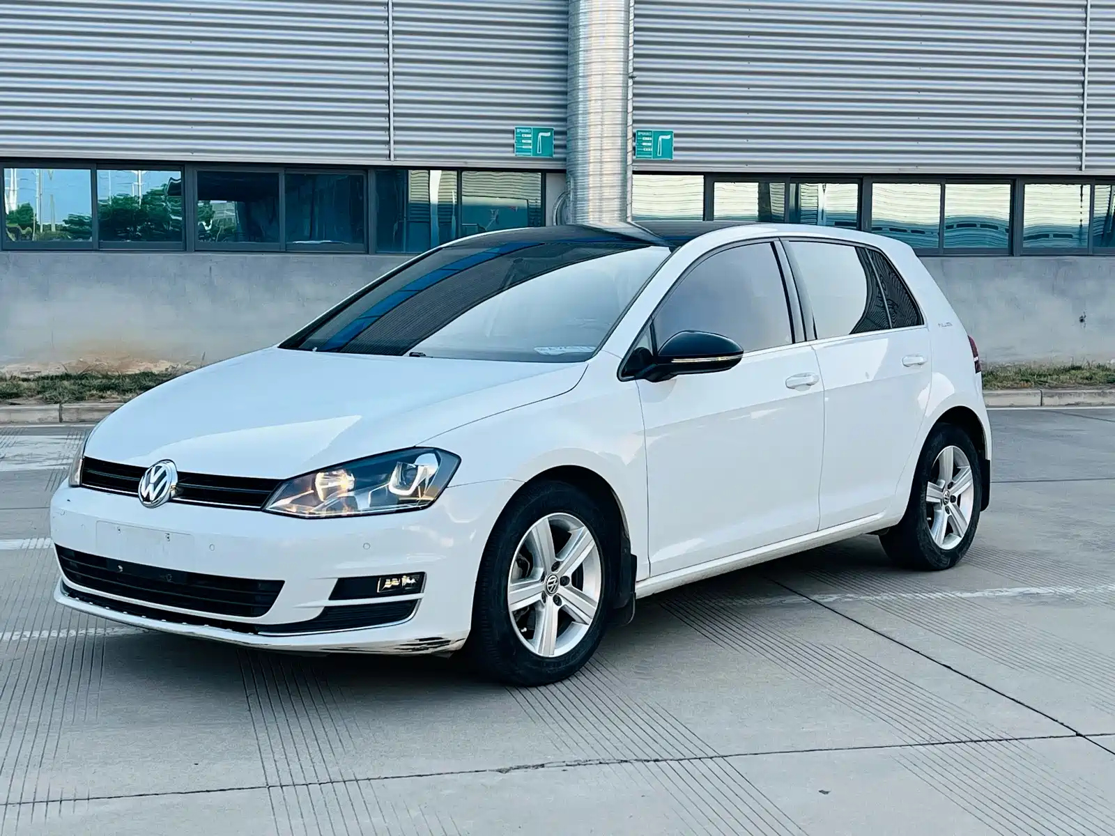 VOLKSWAGEN GOLF 2017