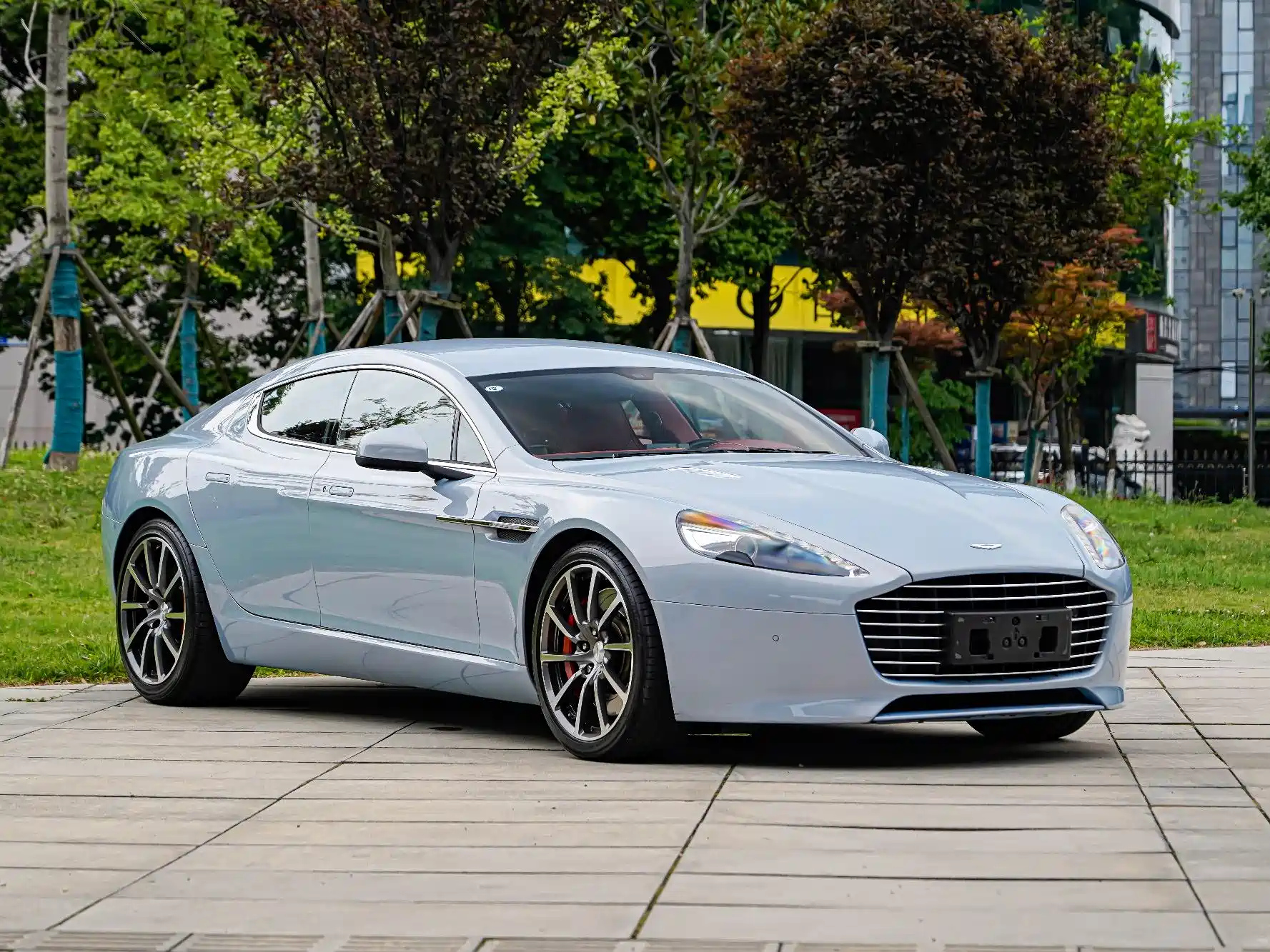ASTON MARTIN RAPIDE 2016