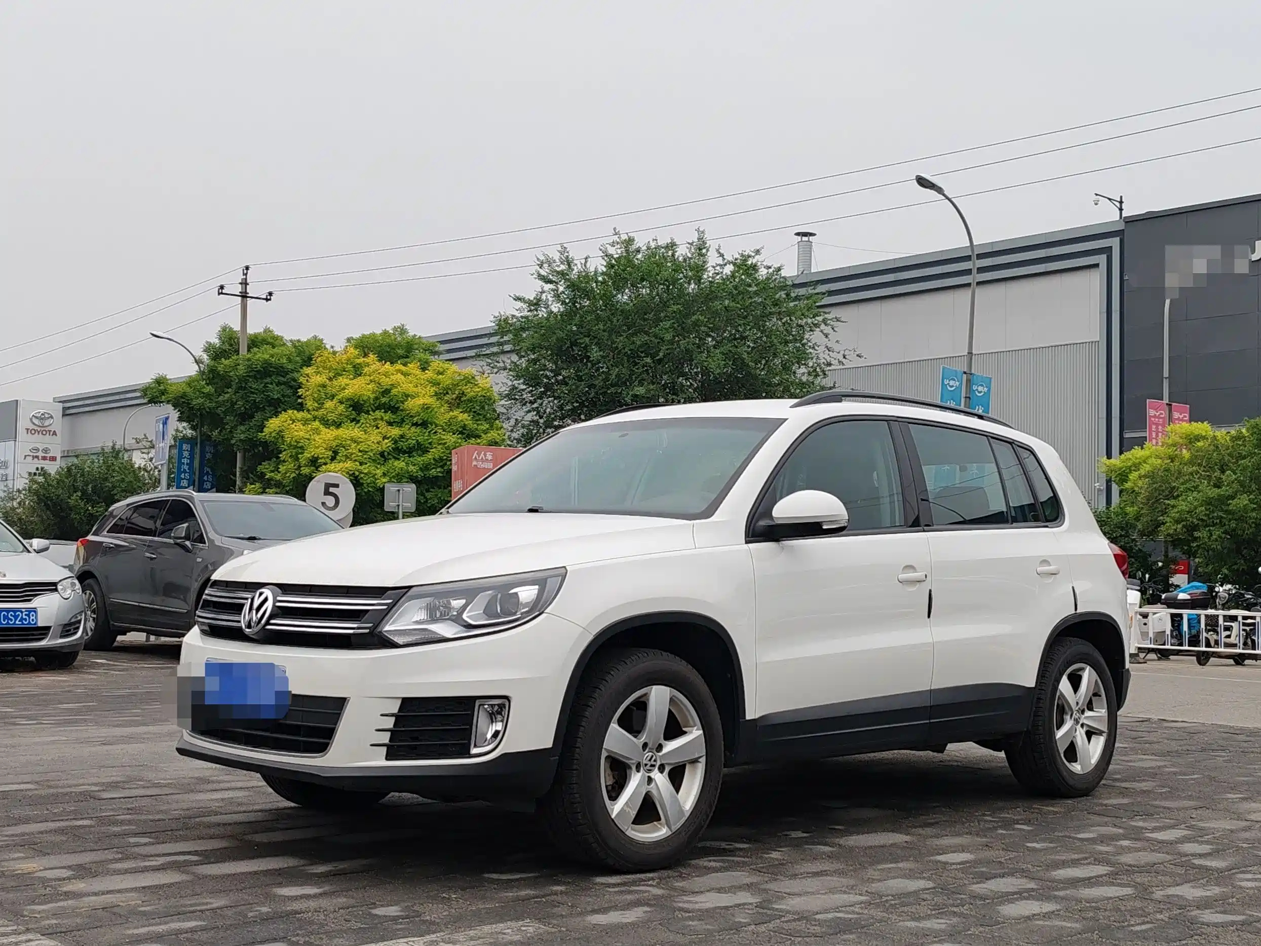 VOLKSWAGEN TIGUAN 2013
