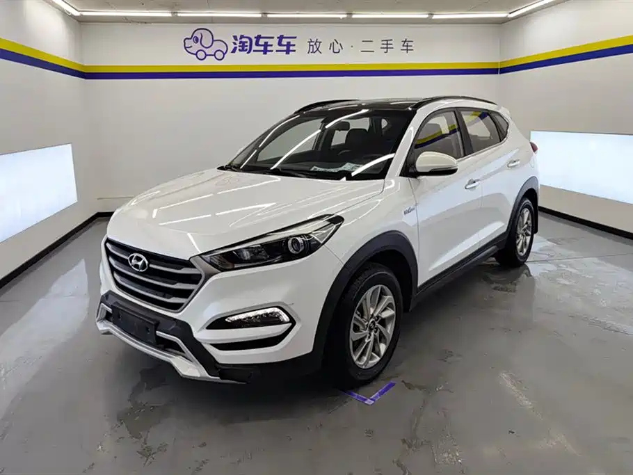HYUNDAI TUCSON 2015