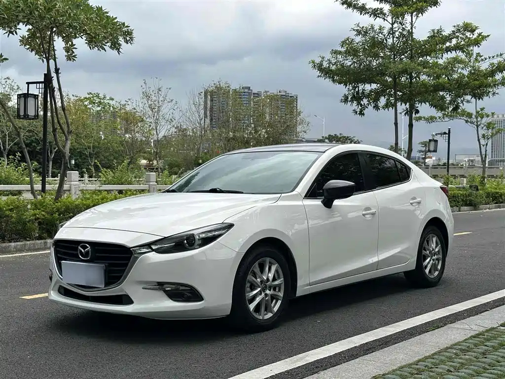 MAZDA 3 AXELA
