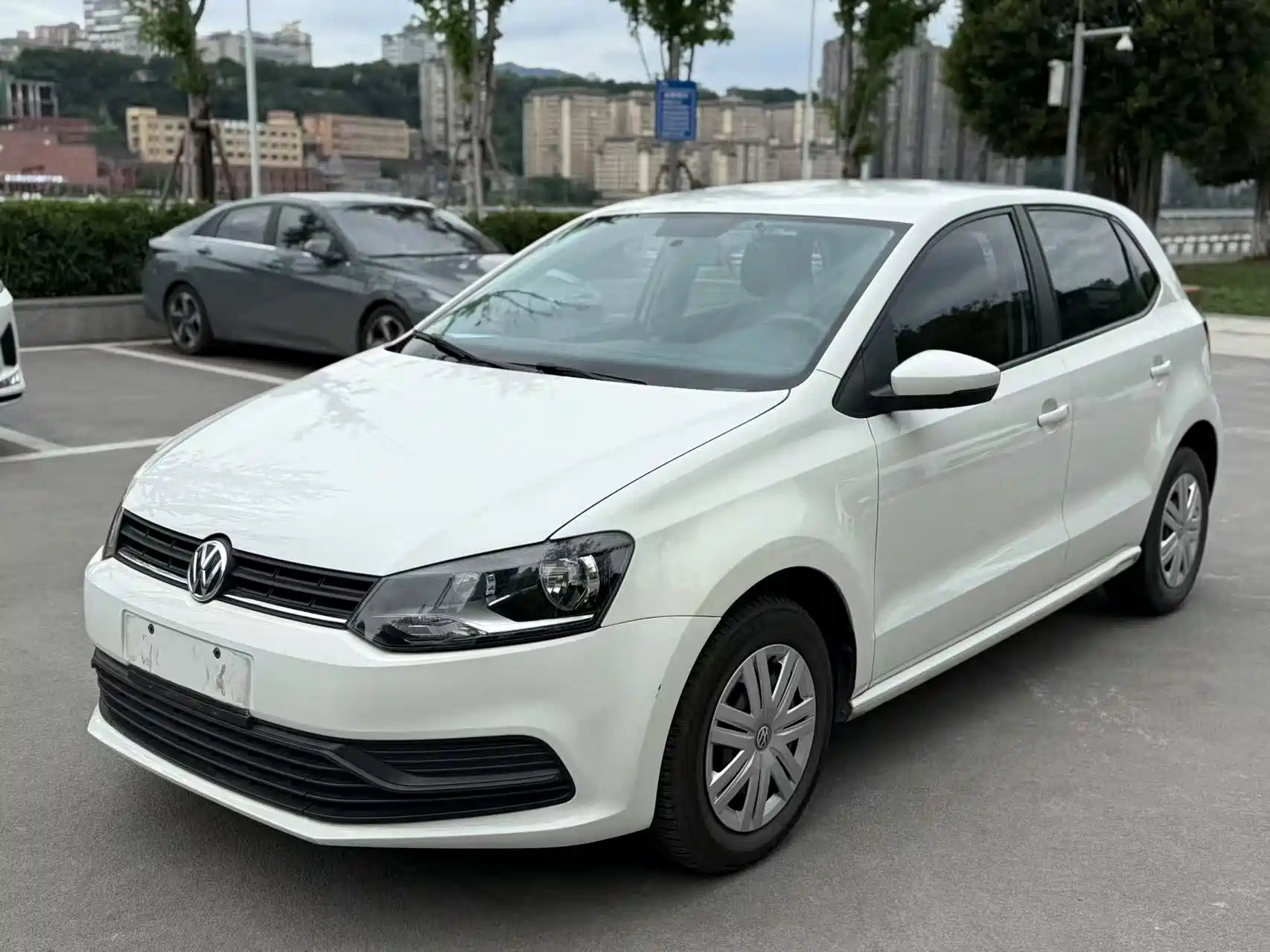 VOLKSWAGEN POLO 2014