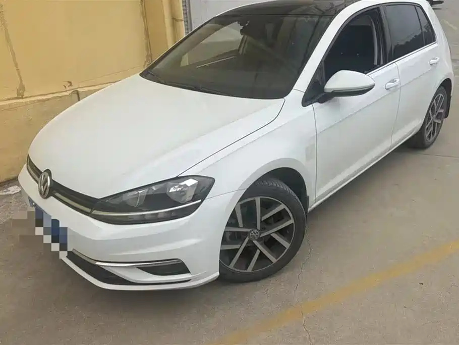 VOLKSWAGEN GOLF 2020