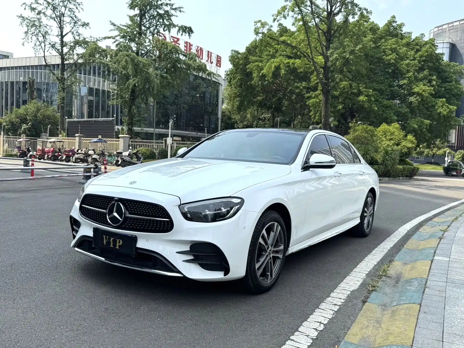 MERCEDES BENZ E-CLASS