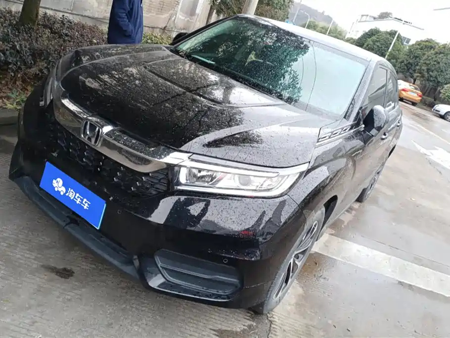 HONDA AVANCIER 2019