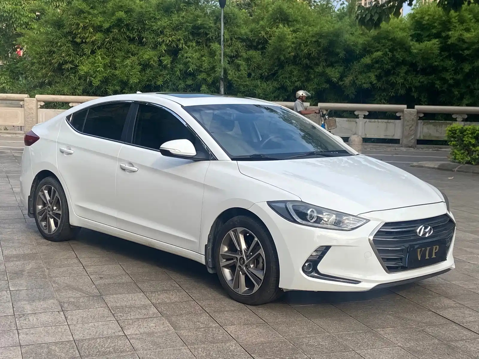 HYUNDAI ELANTRA 2016