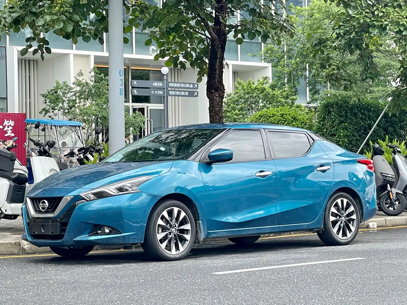 NISSAN LANNIA 2016