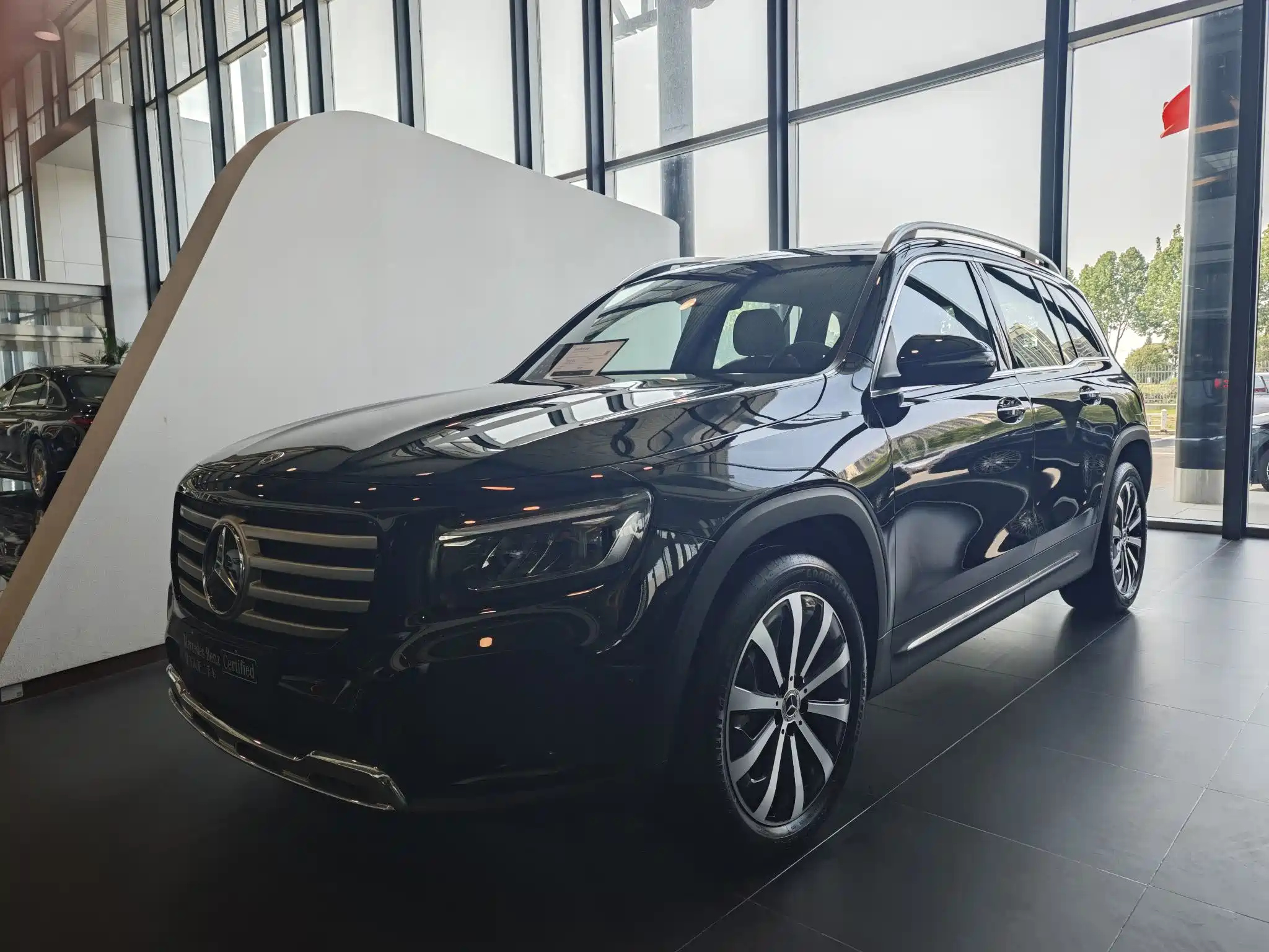 MERCEDES BENZ GLB 2024