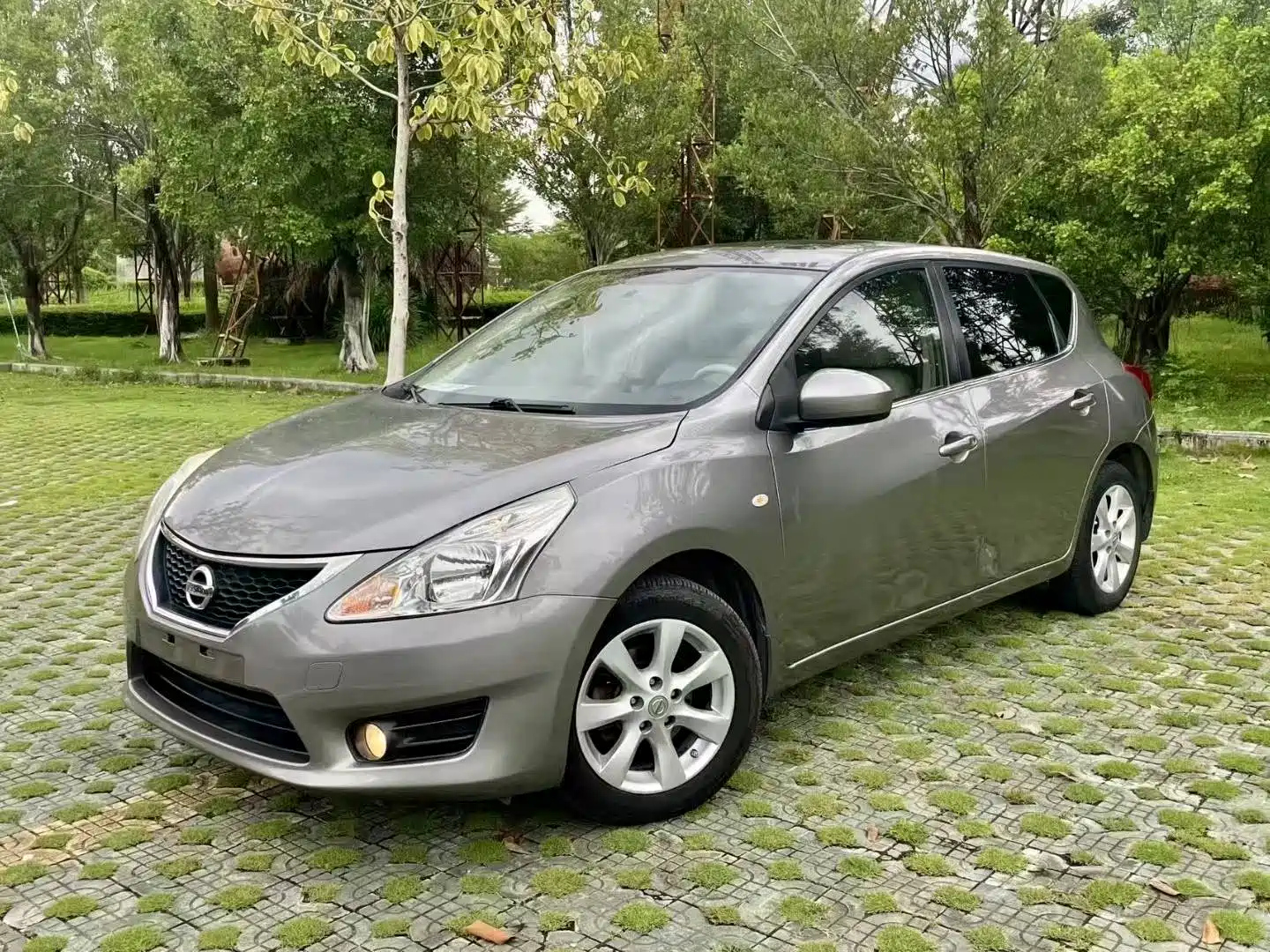 NISSAN TIIDA TIIDA 2011