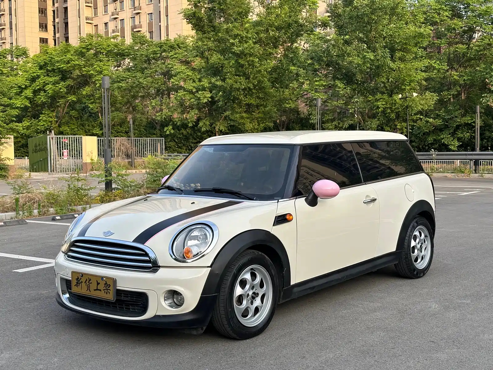 MINI CLUBMAN 2011
