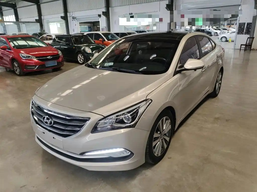HYUNDAI MISTRA 2014