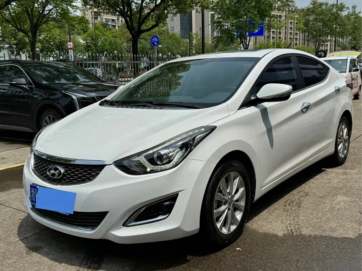HYUNDAI ELANTRA 2016