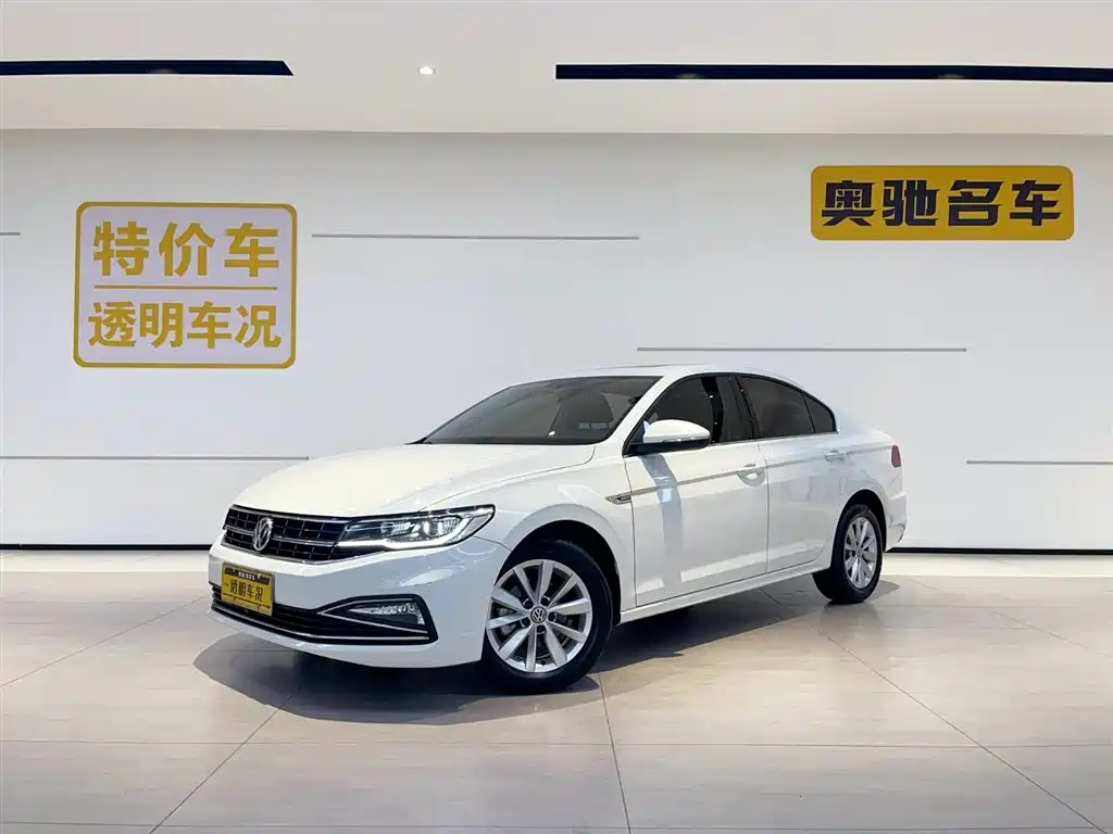 VOLKSWAGEN BORA 2020
