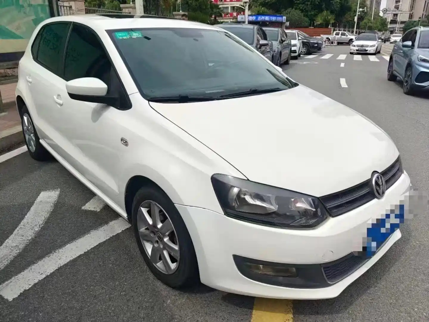 VOLKSWAGEN POLO 2011
