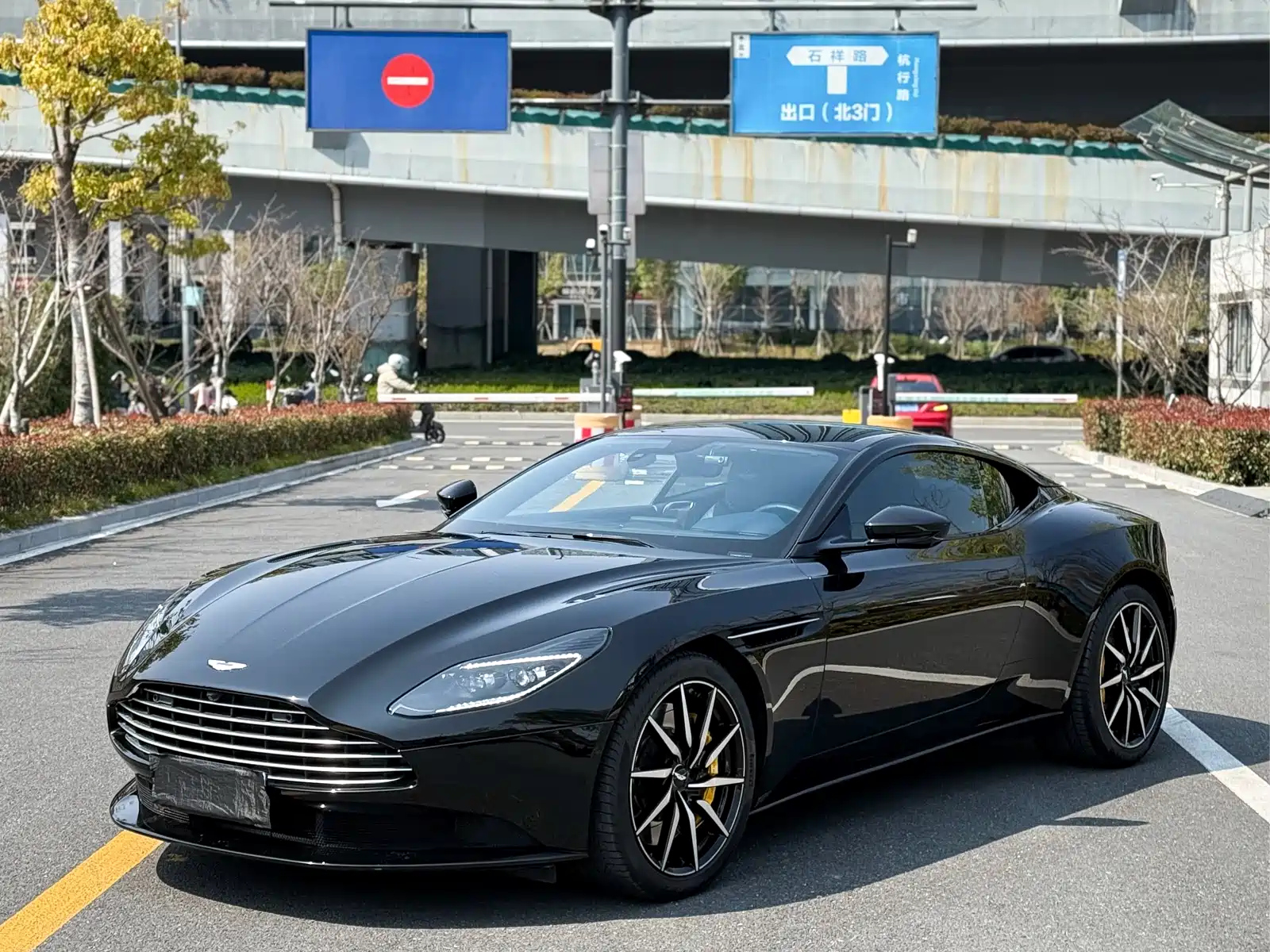 ASTON MARTIN DB11 2019