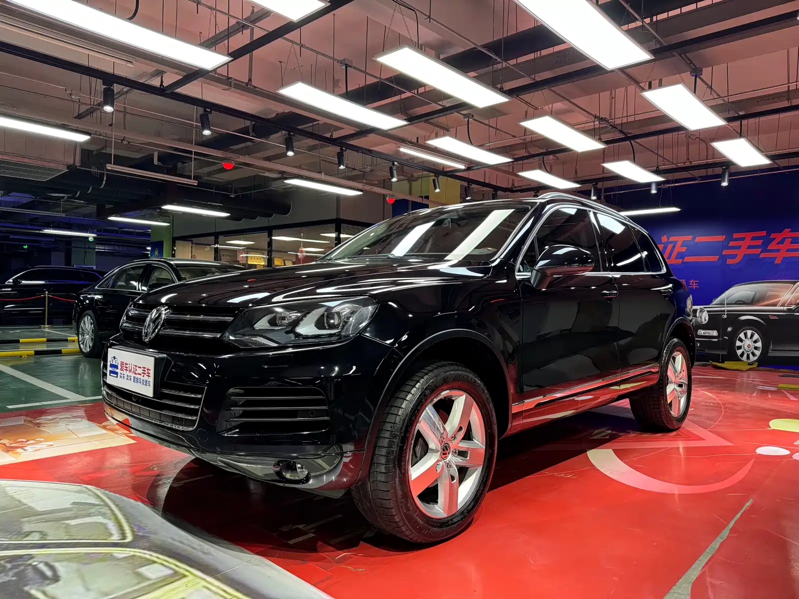 VOLKSWAGEN TOUAREG