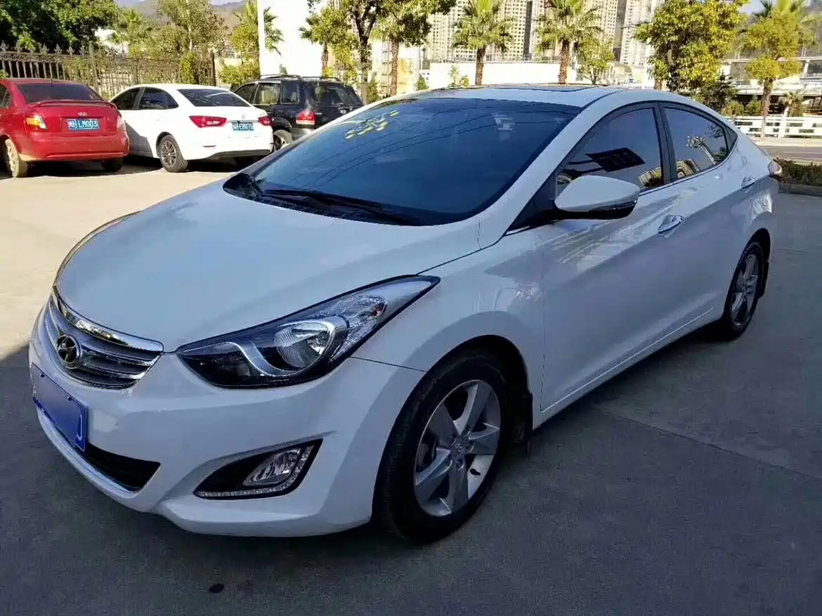 HYUNDAI ELANTRA 2015