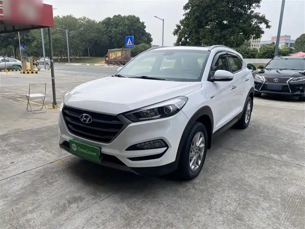 HYUNDAI TUCSON 2015