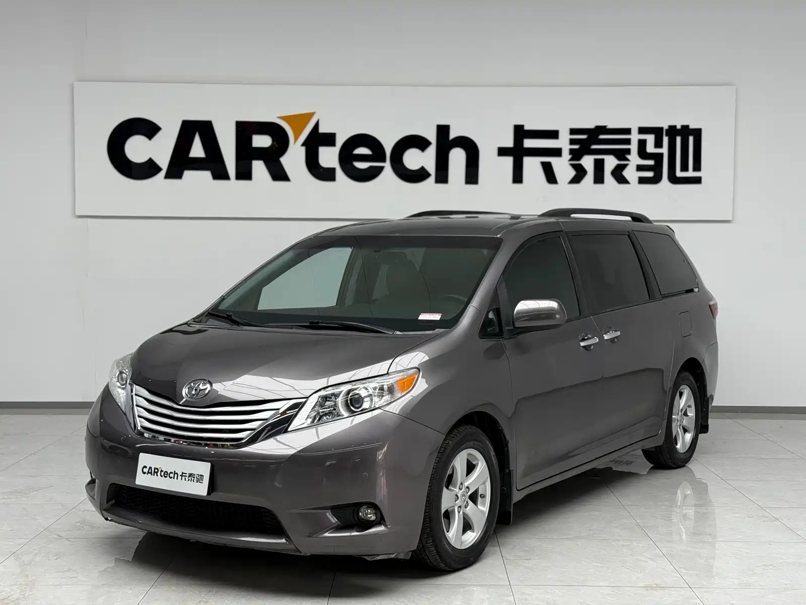 TOYOTA SIENNA 2015