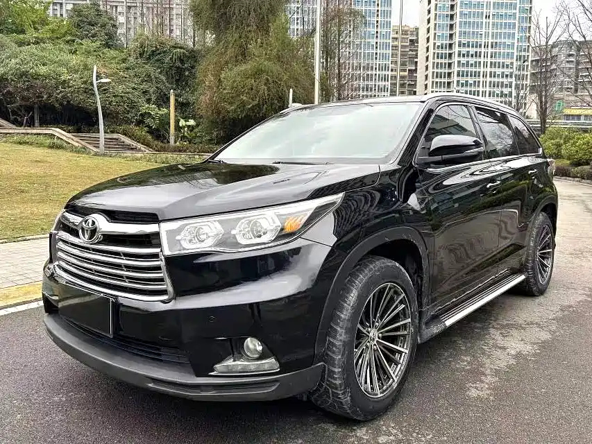 TOYOTA HIGHLANDER 2015