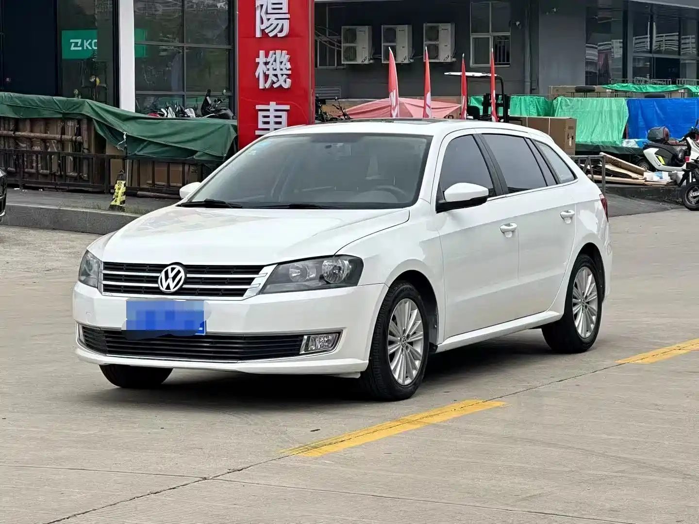 VOLKSWAGEN LAVIDA 2014