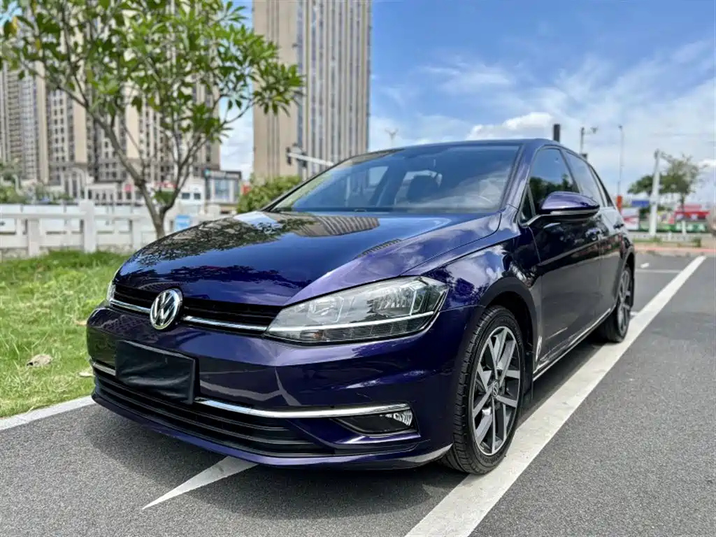 VOLKSWAGEN GOLF 2020