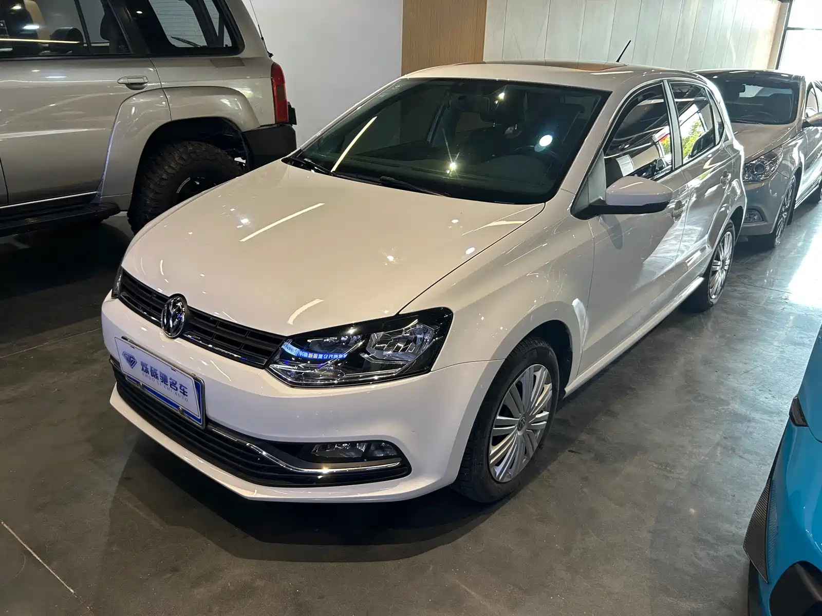 VOLKSWAGEN POLO 2016