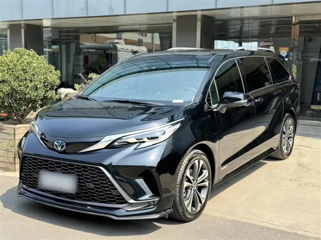 TOYOTA GRANVIA 2022