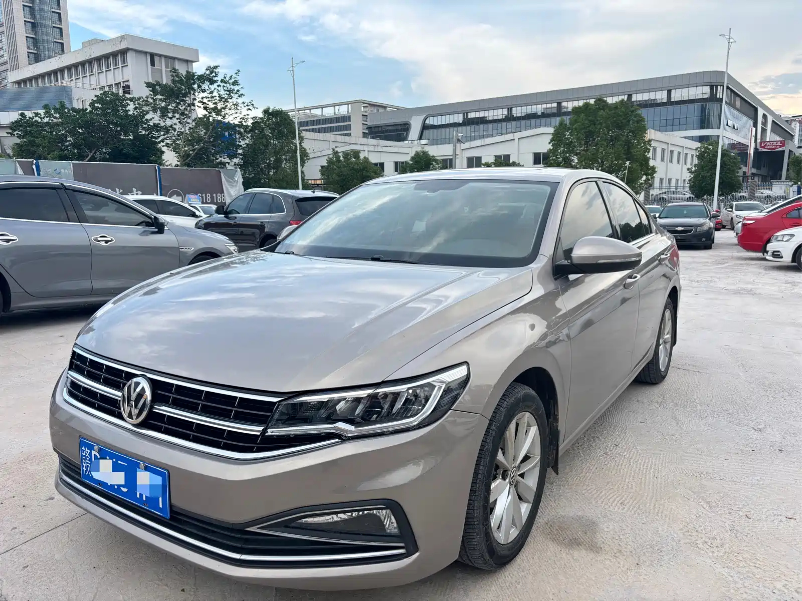 VOLKSWAGEN BORA