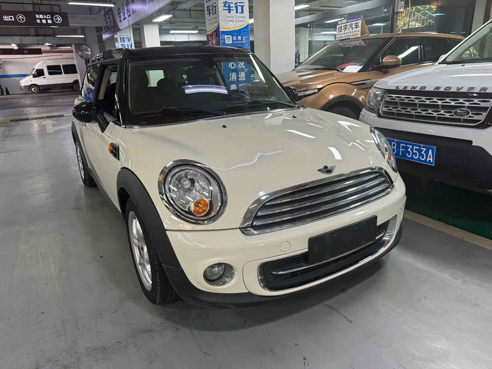 MINI CLUBMAN 2011