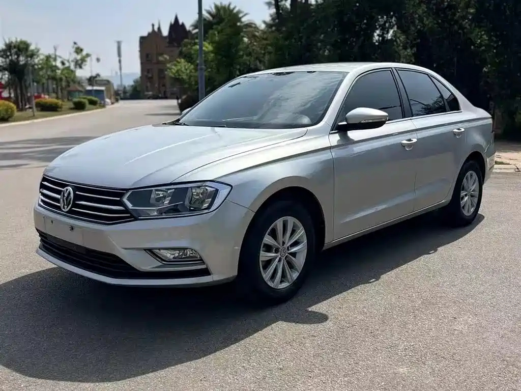 VOLKSWAGEN BORA 2018