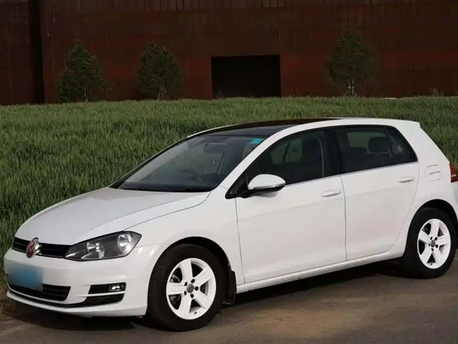 VOLKSWAGEN GOLF 2015
