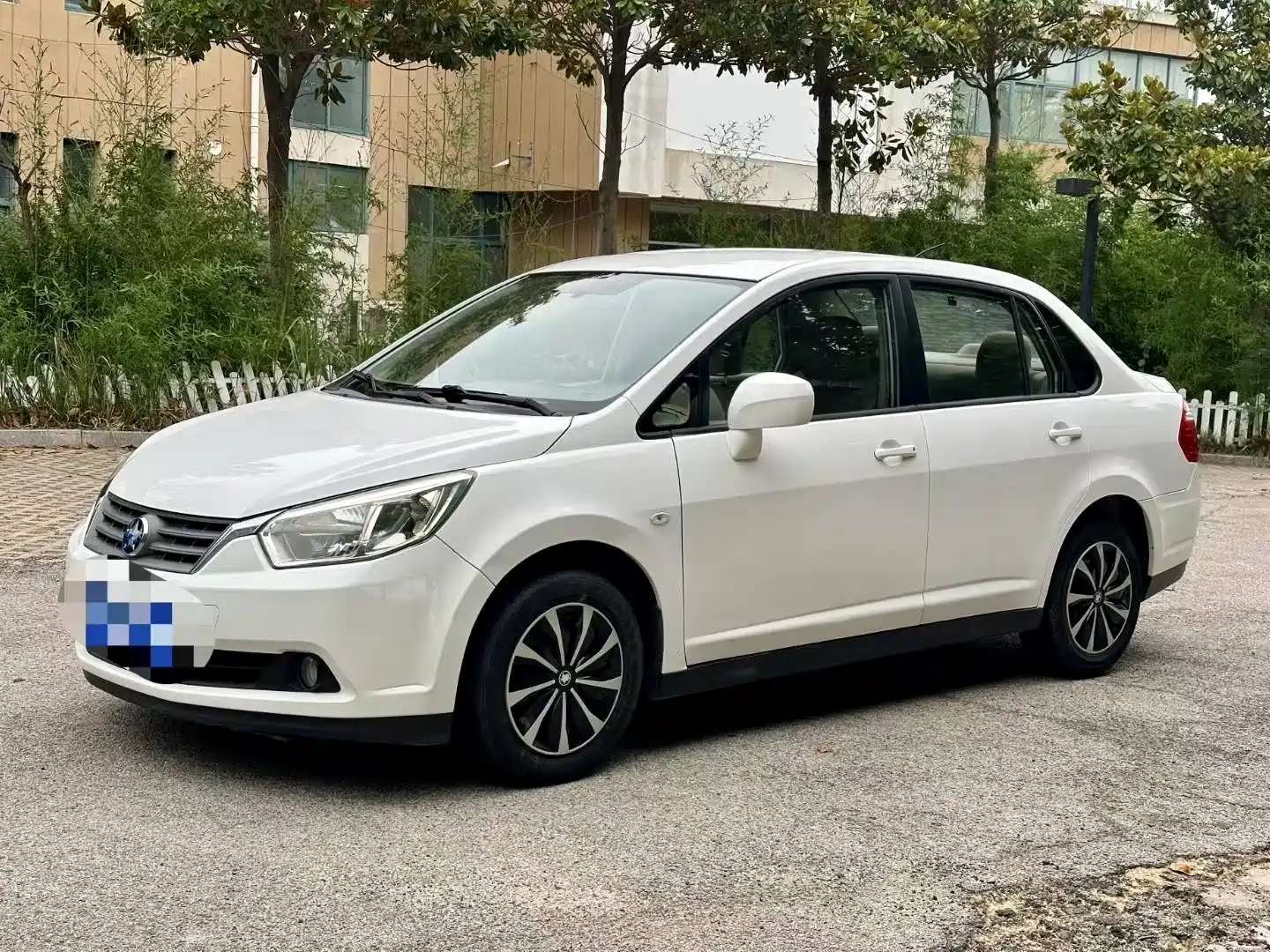 VENUCIA D50 2013