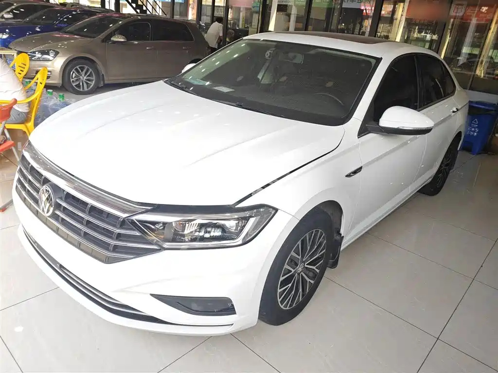 VOLKSWAGEN SAGITAR 2020