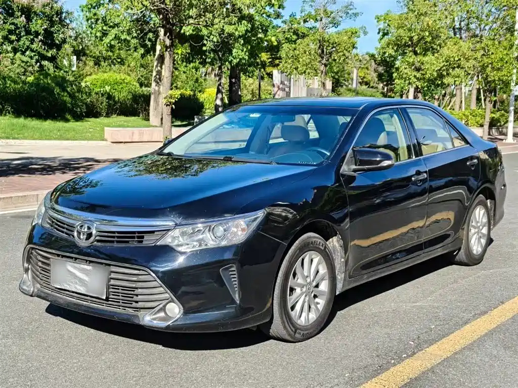TOYOTA CAMRY