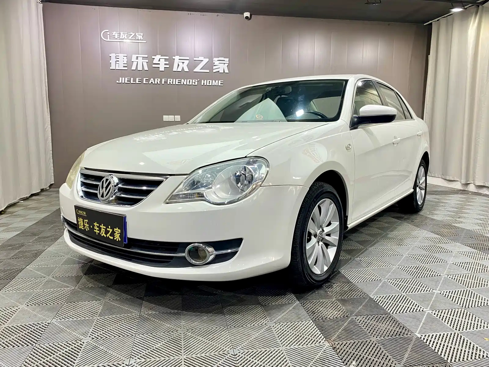VOLKSWAGEN BORA 2012