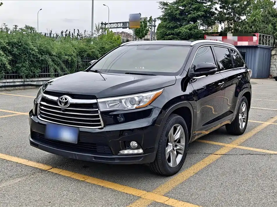 TOYOTA HIGHLANDER