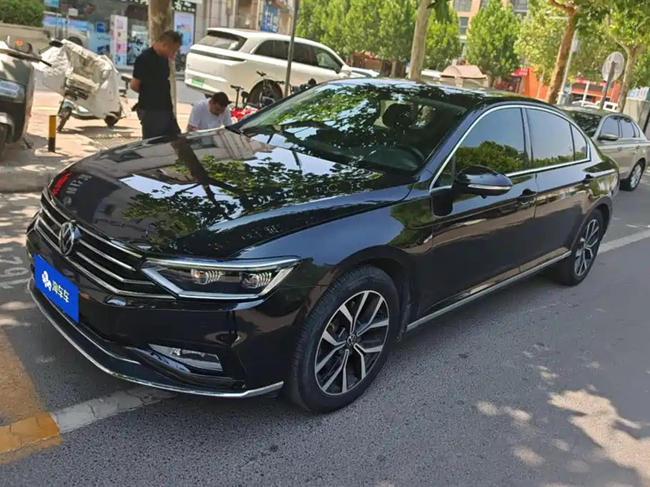VOLKSWAGEN MAGOTAN 2020