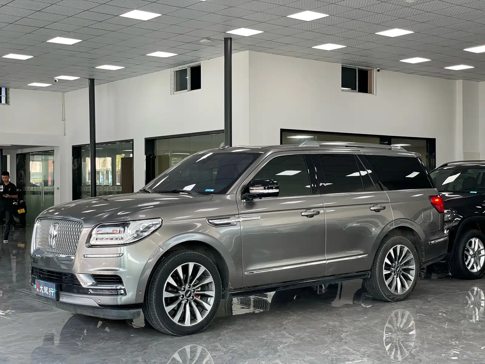 LINCOLN NAVIGATOR
