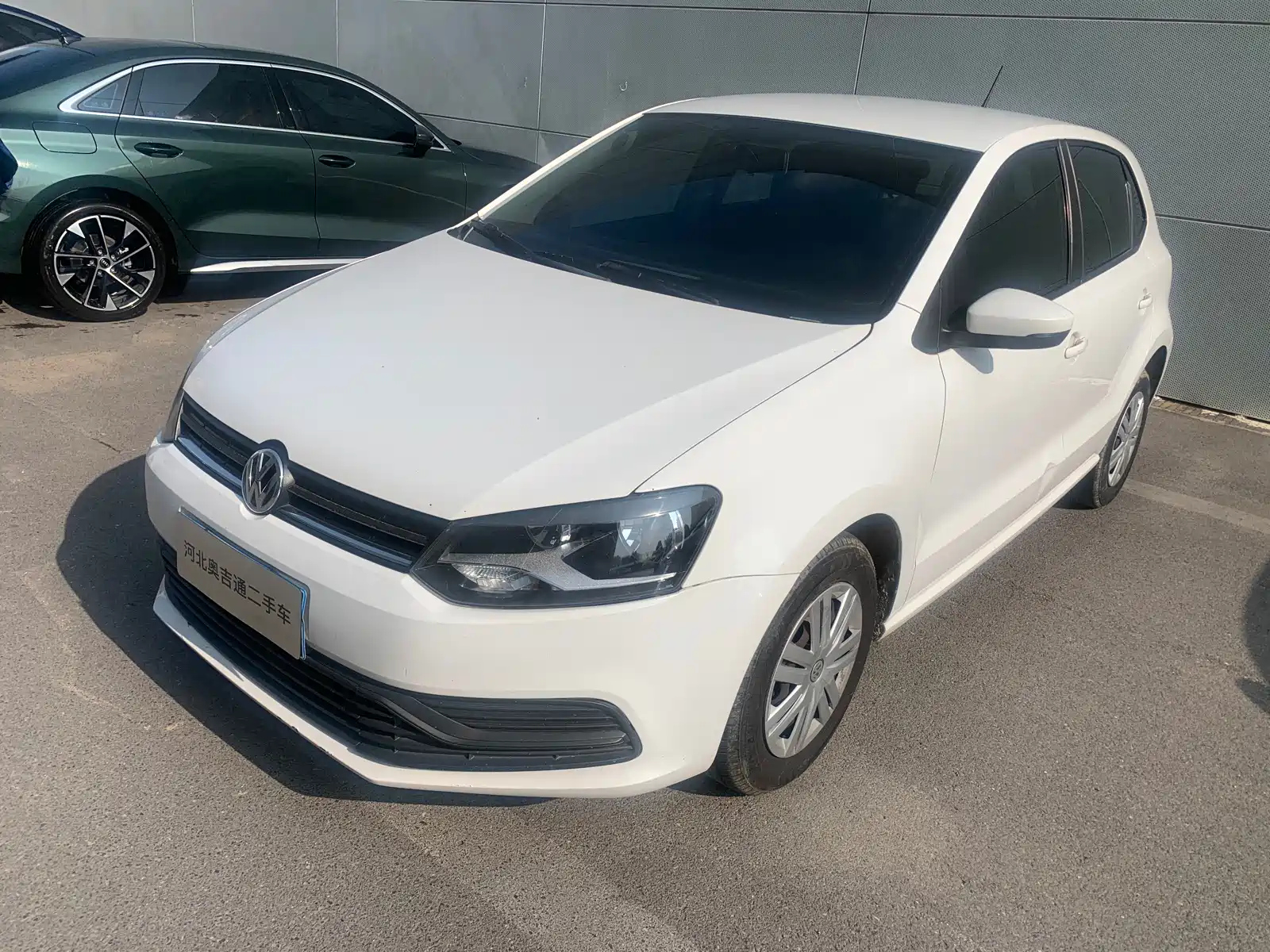 VOLKSWAGEN POLO